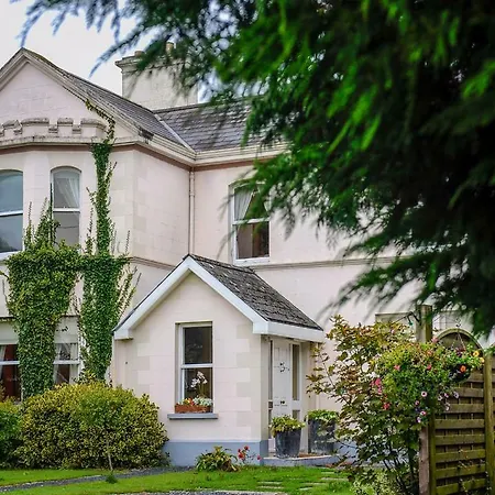 Manor Banba House Sleeps 2-26 *