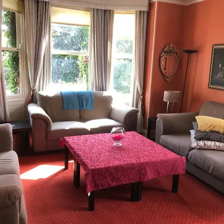 Manor Banba House Sleeps 2-26 *