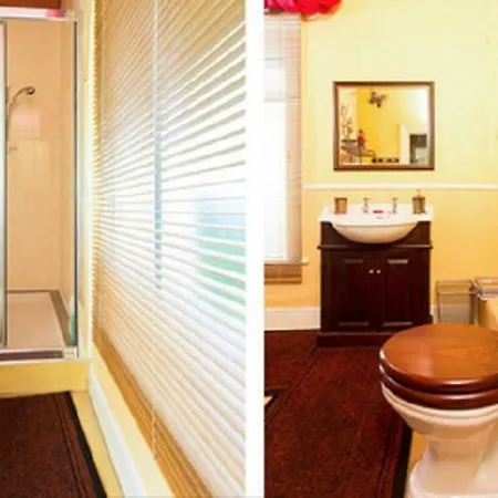 Manor Banba House Sleeps 2-26