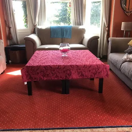Dom wakacyjny Manor Banba House Sleeps 2-26 Galway